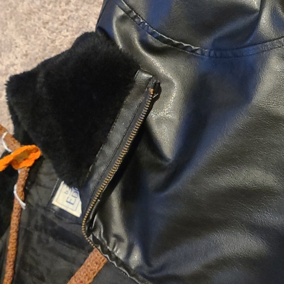 Coat - Picture 5 of 8